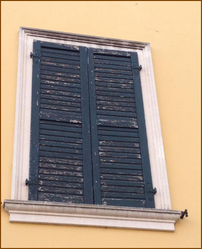 Infissi prima del restauro