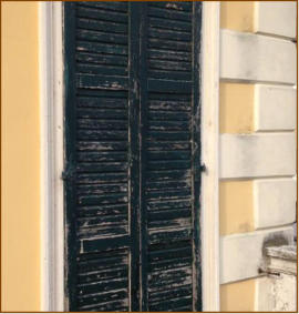 Infissi prima del restauro