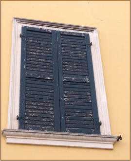 Infissi prima del restauro