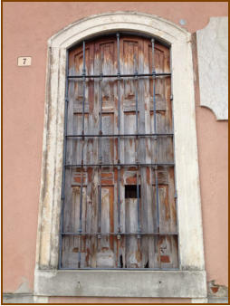 Infissi prima del restauro