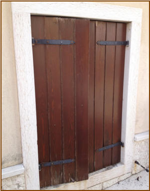 Infissi prima del restauro