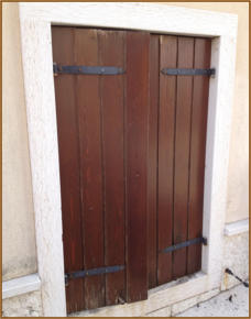 Infissi prima del restauro