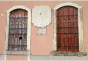 Infissi prima e dopo il restauro 